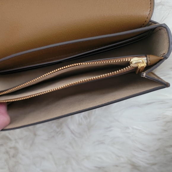 Tory Burch Robinson Chain Wallet-SOLD - Picture 4 of 6